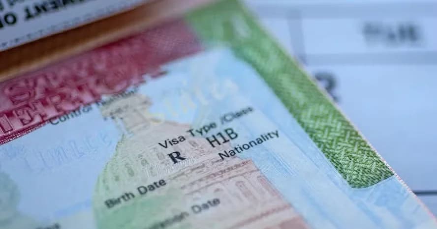 EUA ampliam análise de H-1B de empresas que demitiram trabalhadores americanos