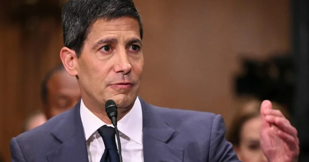 Fed sobe juros pela primeira vez em três anos enquanto Brasil corta Selic