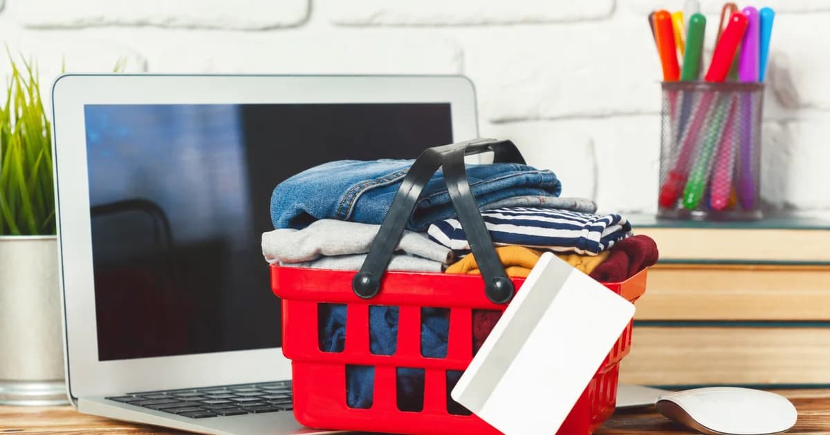 Flórida corta imposto de roupas, material escolar e computadores até 20 de agosto