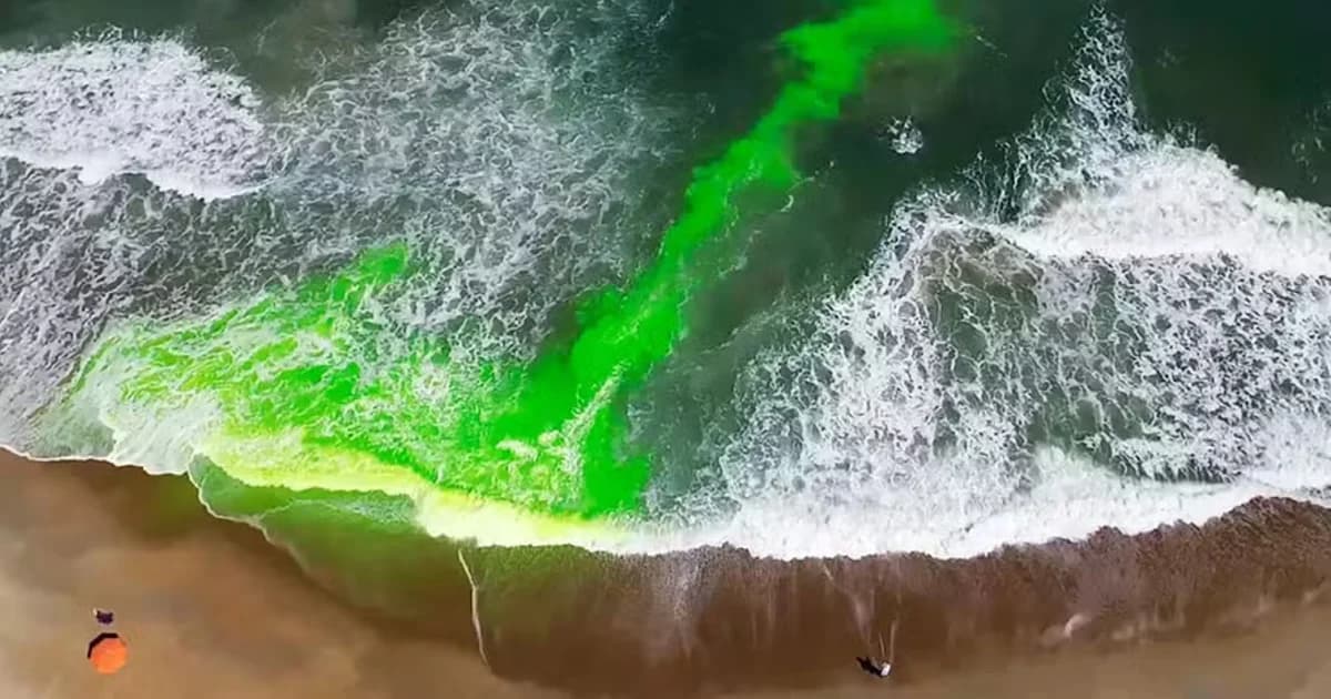 Duas pessoas morrem em Cocoa Beach ao tentar resgatar criança arrastada por corrente de retorno