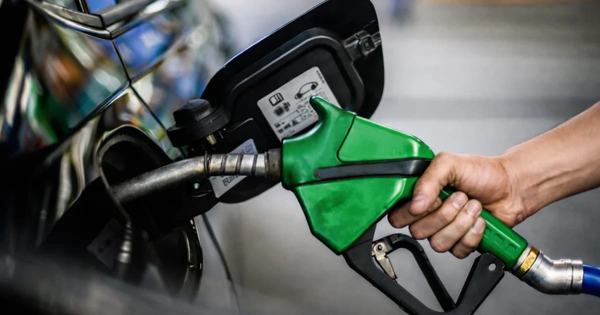 Gasolina e inflação entram em alerta após Irã voltar a fechar Hormuz