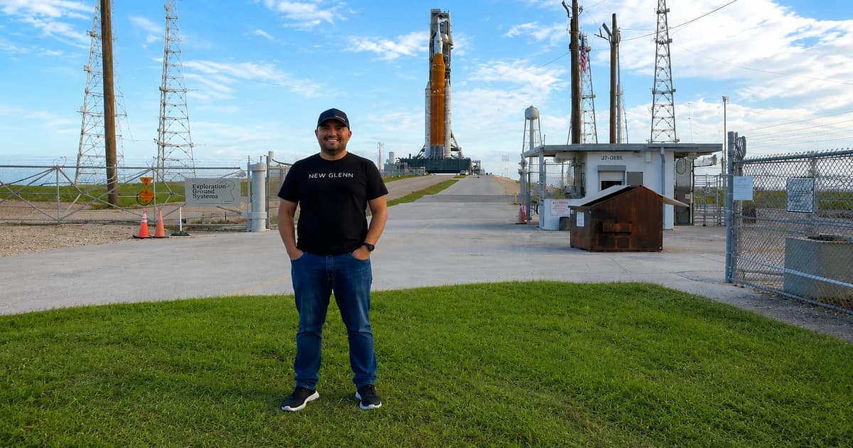 O sonho dele nunca foi apenas visitar a NASA. Era trabalhar até chegar à indústria espacial