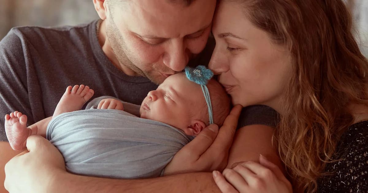 Bebê nasce nos EUA e famílias podem perder prazo para incluir recém-nascido no seguro saúde