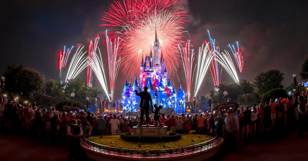 Disney estica o 4 de Julho para três noites em 2026, e Orlando confirma fogos grátis no Lake Eola