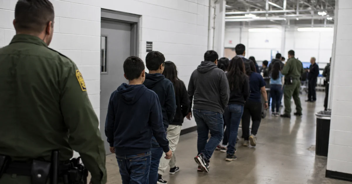 Ação contra o ICE amplia debate sobre condições em centro de detenção no Texas