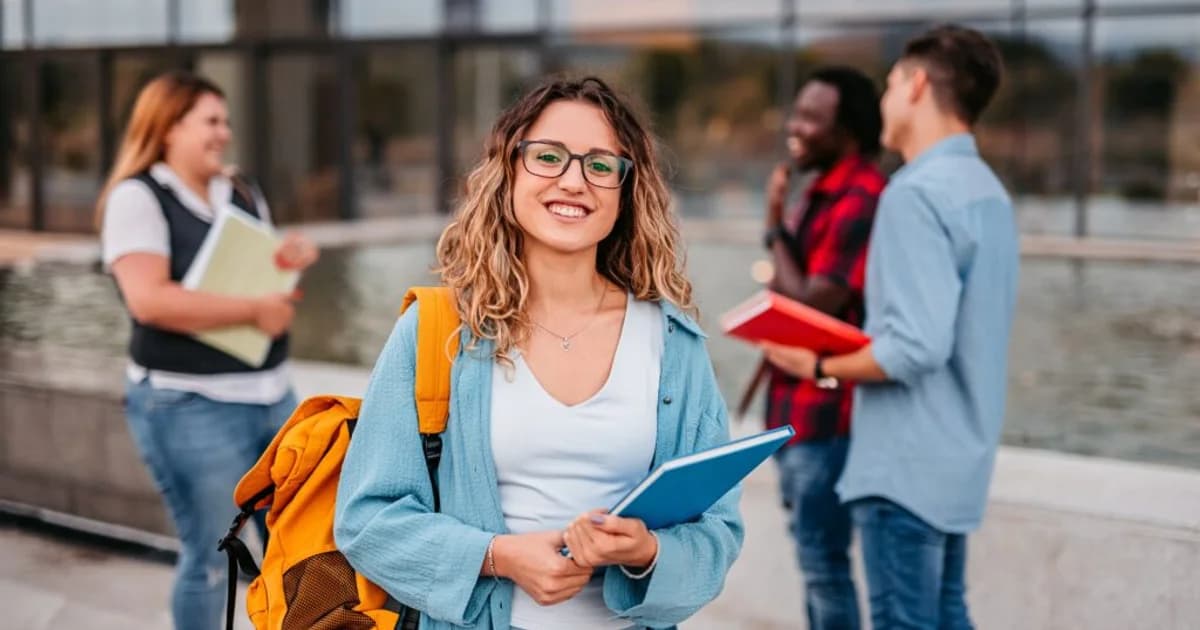 Quer estudar nos EUA? O que fazer em cada ano do ensino médio para chegar pronto à candidatura